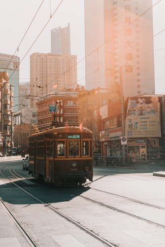 Idées de photos d'automne pour Instagram - tram rétro