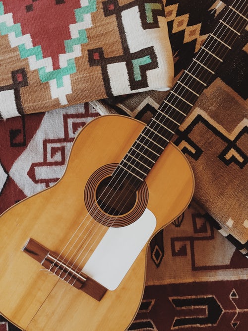 idées photo d'automne pour instagram - guitare